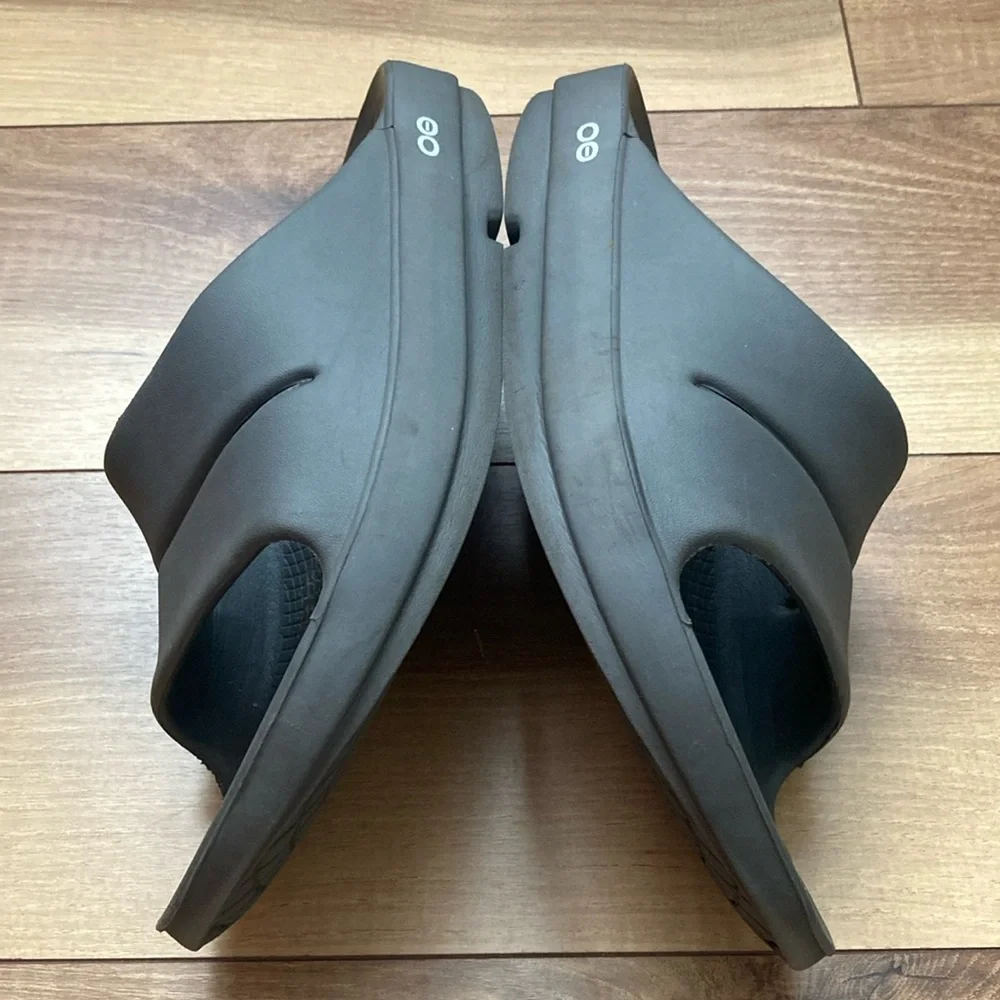 OOFOS Gray Slide Sandals